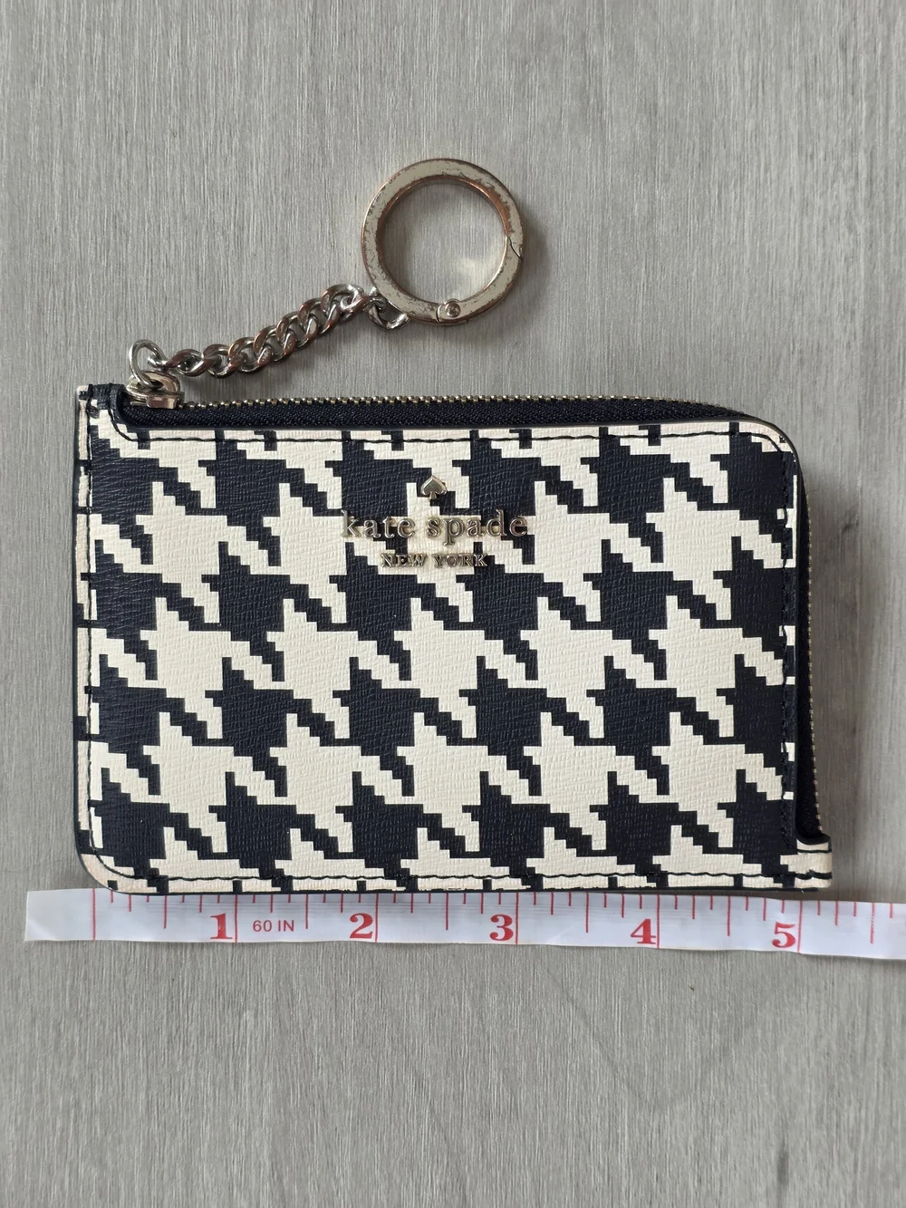 kate spade houndstooth zip key pouch - black & white